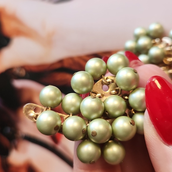 1960s green bauble clip ons - Picture 3 of 8